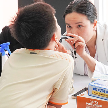 BS. Trương Thùy Trang đánh giá răng, khớp cắn và sự phát triển xương hàm ở trẻ em