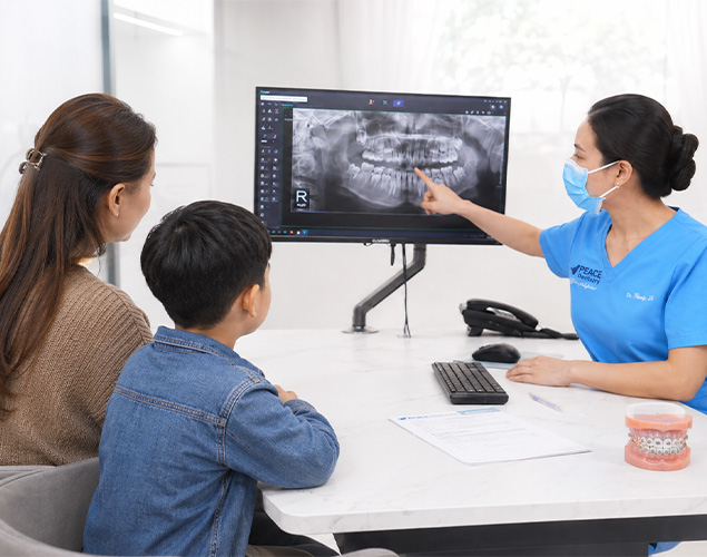 BS. Trương Thùy Trang khám, theo dõi răng – khớp cắn – xương hàm và lập kế hoạch chỉnh nha cho trẻ em
